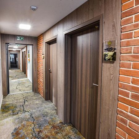 Strzelnica Hotel I Restauracja สตาโรการ์ด กดังสกี ภายนอก รูปภาพ