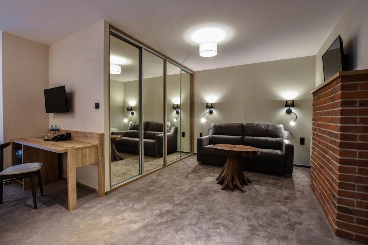 Strzelnica Hotel I Restauracja สตาโรการ์ด กดังสกี ภายนอก รูปภาพ